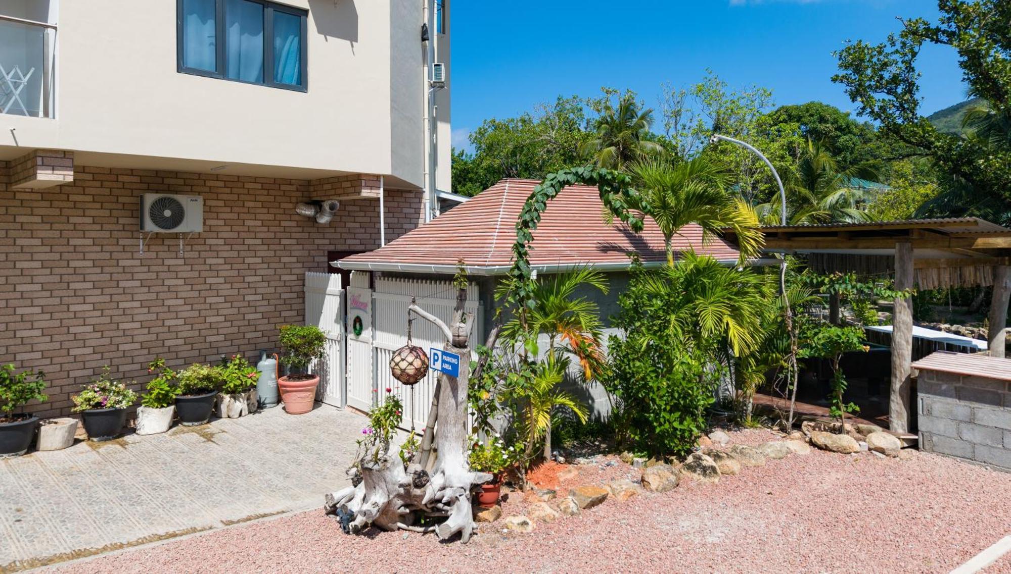 Bijoutier Apartments Grand Anse (Praslin) Exterior foto